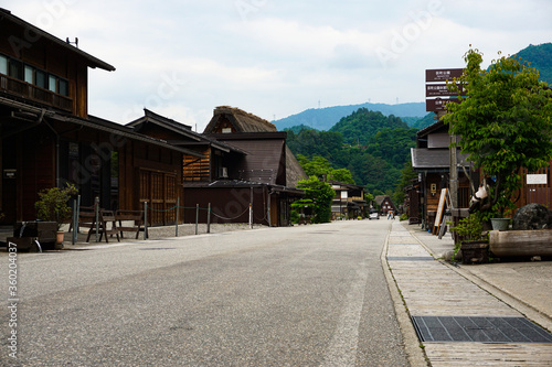 Fototapeta Naklejka Na Ścianę i Meble -  Street of Shirakawa-go, a World Heritage Site in Japan.  日本の世界遺産。白川郷の大通り
