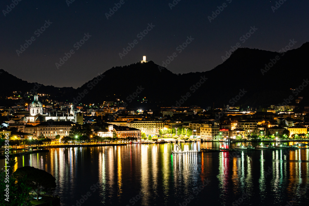 The city of Como by night
