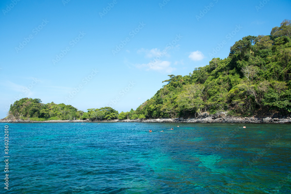 Fototapeta premium beautiful beach in tropical sea at lipe island ,satun Thailand