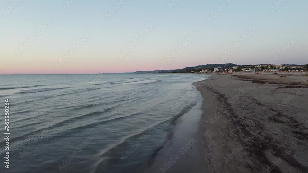 Perfect beach
View of the port of Giulianova, Italy Perfect beach
View of the port of Giulianova, Italy