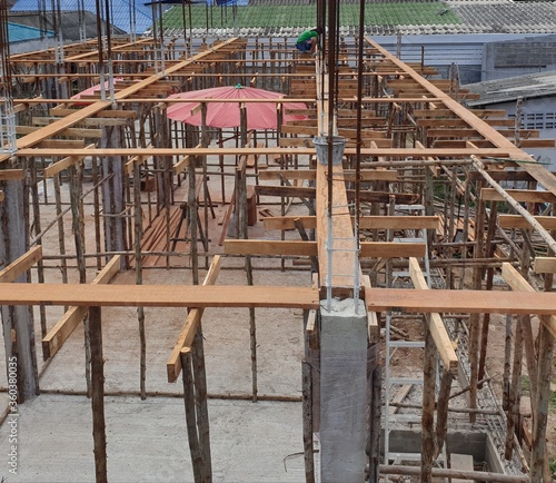 Obraz na płótnie Scaffolding or staging is temporary structure used to support work crew and materials to aid in construction, maintenance and repair of buildings. w salonie