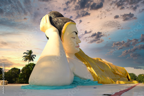 Canvas Print Bagi, Myanmar, big reclining buddha