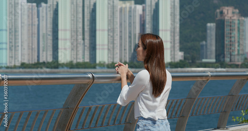 Photography Woman look at the city