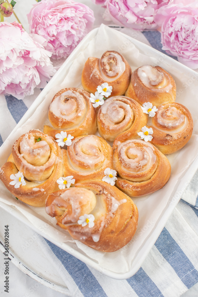 sweet home made elderflower lemon cinnamon rolls sweet home made elderflower lemon cinnamon rolls
