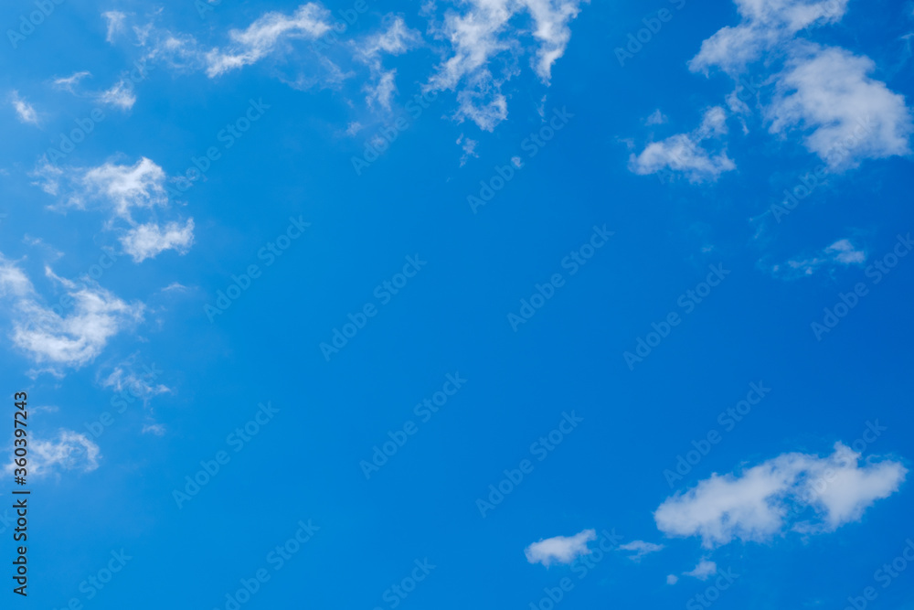 Foto Stock 写真素材 青空空初夏の空背景背景素材6月コピースペース Adobe Stock