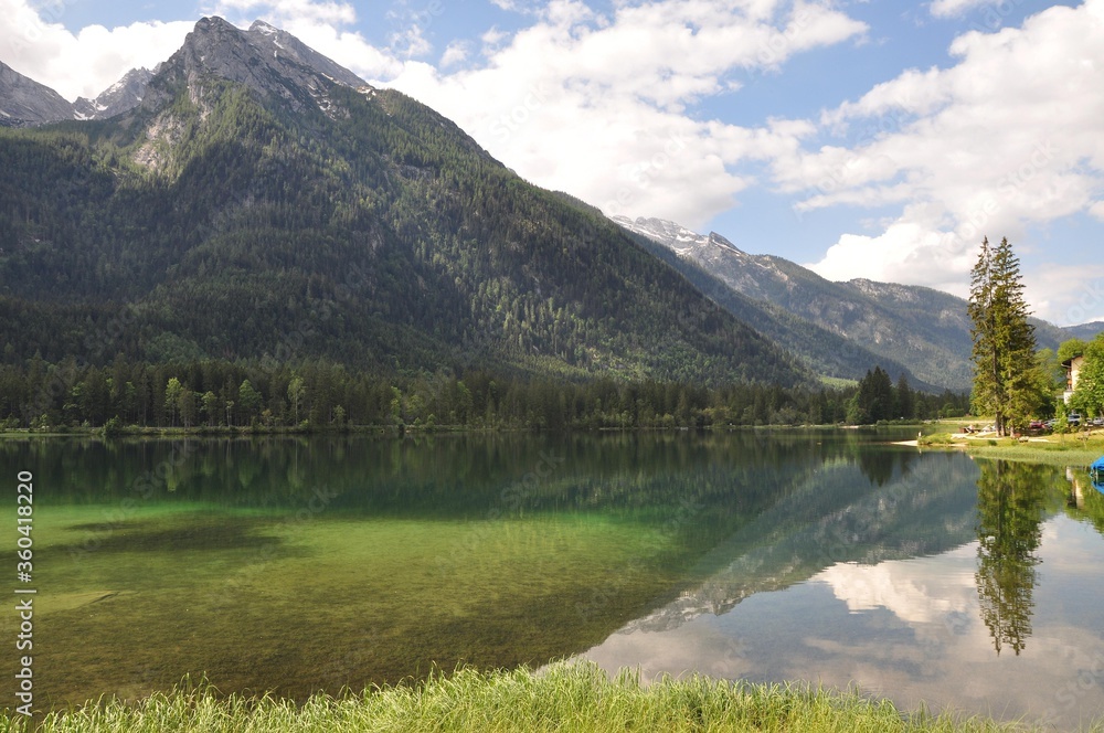 Fototapeta premium Der Hintersee in Ramsau-Berchtesgaden