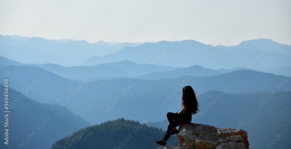 Young People Enjoy The Amazing View
 - obrazy, fototapety, plakaty 