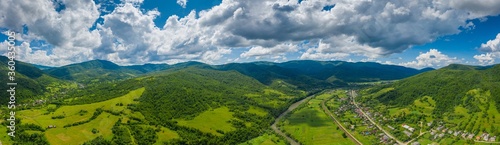 Fototapeta Naklejka Na Ścianę i Meble -  Panoramic view of the Carpathian mountains in summer