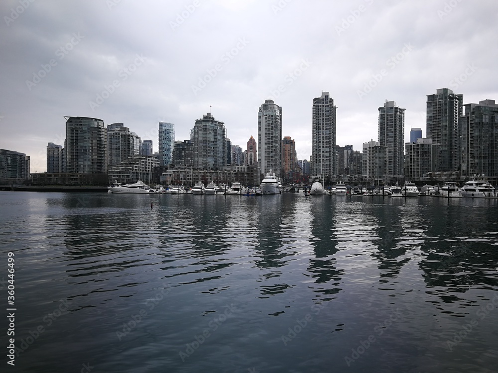 Fototapeta premium Skyline and river in Vancouver, Canada