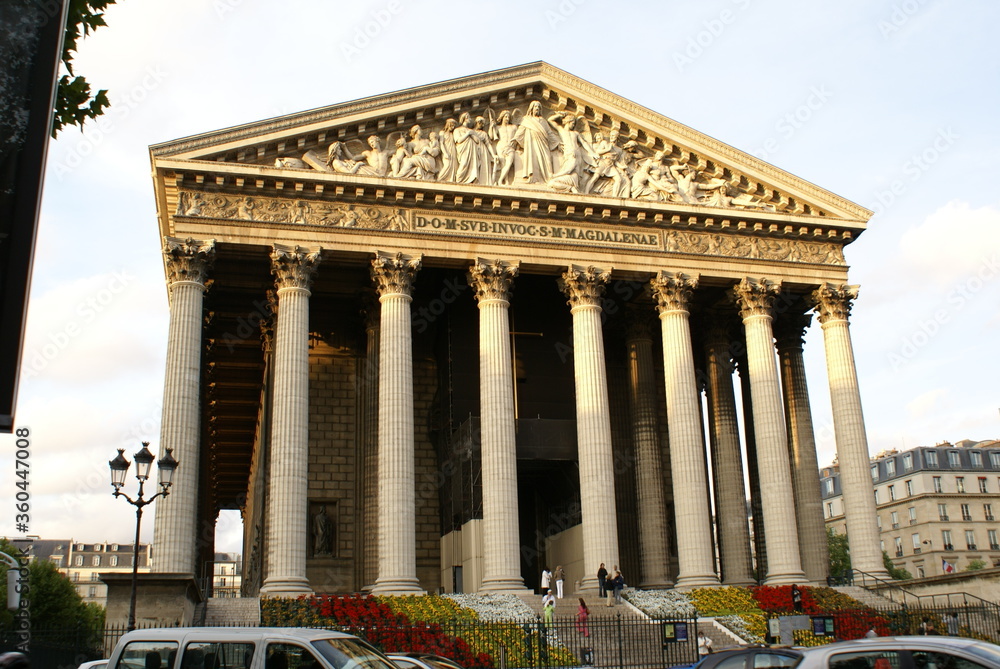 Obraz premium Facade of the church La Madeleine in Paris, France
