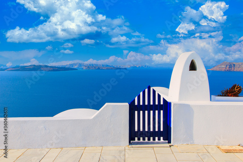 Tableau sur toile Santorini balconny with view at the sea