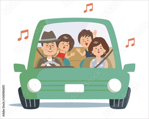 夏にドライブする楽しそうな祖父母と孫