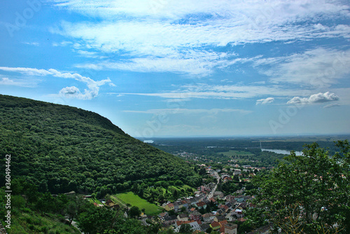Panorama von Hainburg mit Donau im Hintergrund