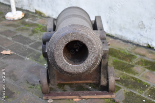 Cañón usado por combatientes Argentinos. Imagen tomada en el cabildo de Buenos Aires, Argentina.