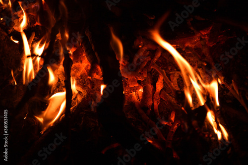 fire, flame, heat, firewood, burn, fireplace, hot, bonfire, flame, bonfire, burning, red, orange, warm, camp, night, light, camping, coal, black, yellow, barbecue, flame, danger, coal, firewood, smoke