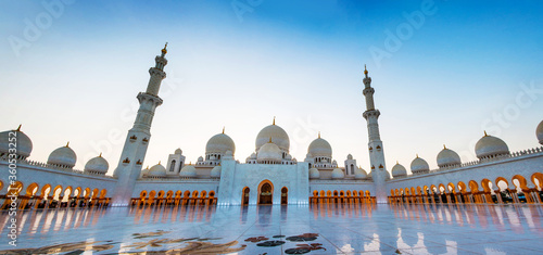 Sheikh Zayed Grand Mosque in Abu Dhabi panoramic view photo