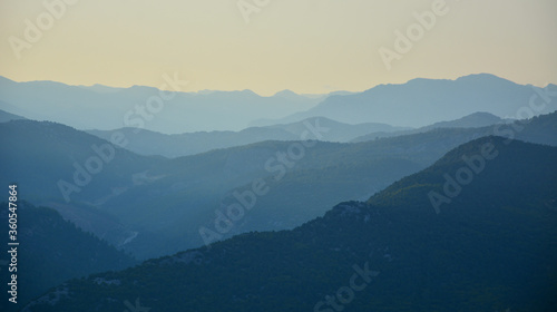 Fototapeta Naklejka Na Ścianę i Meble -  Misty Mountain Landscape