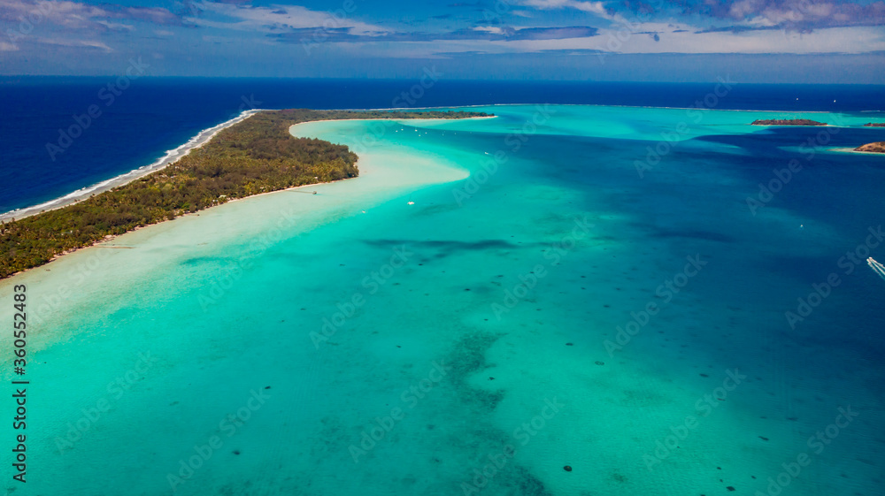Obraz premium aerial view of tropical island 
