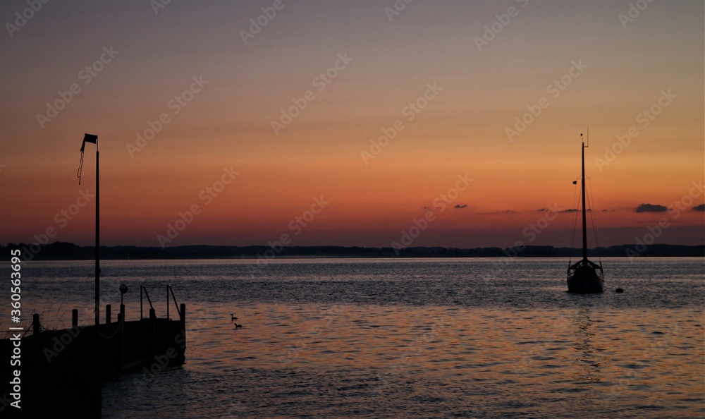 Sonnenaufgang auf der Fraueninsel Sonnenaufgang auf der Fraueninsel