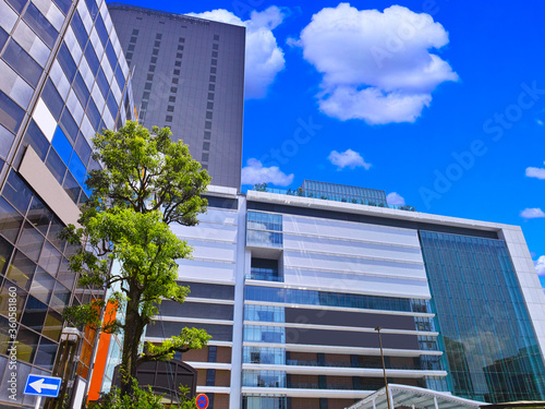 新装した横浜駅西口の景観