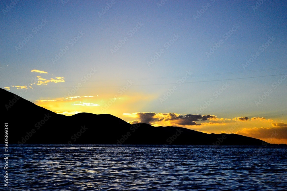 Viaje por Bolivia, a la ciudad de Copacabana, y la Isla Del sol, en el Lago Titicaca.