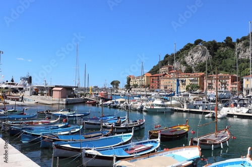 Le port de plaisance de Nice le long de la mer m  diterran  e  nomm   port Lympia  ville de Nice  D  partement des Alpes Maritimes  France