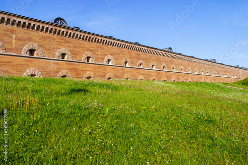 Very long fortified wall with cannon ports