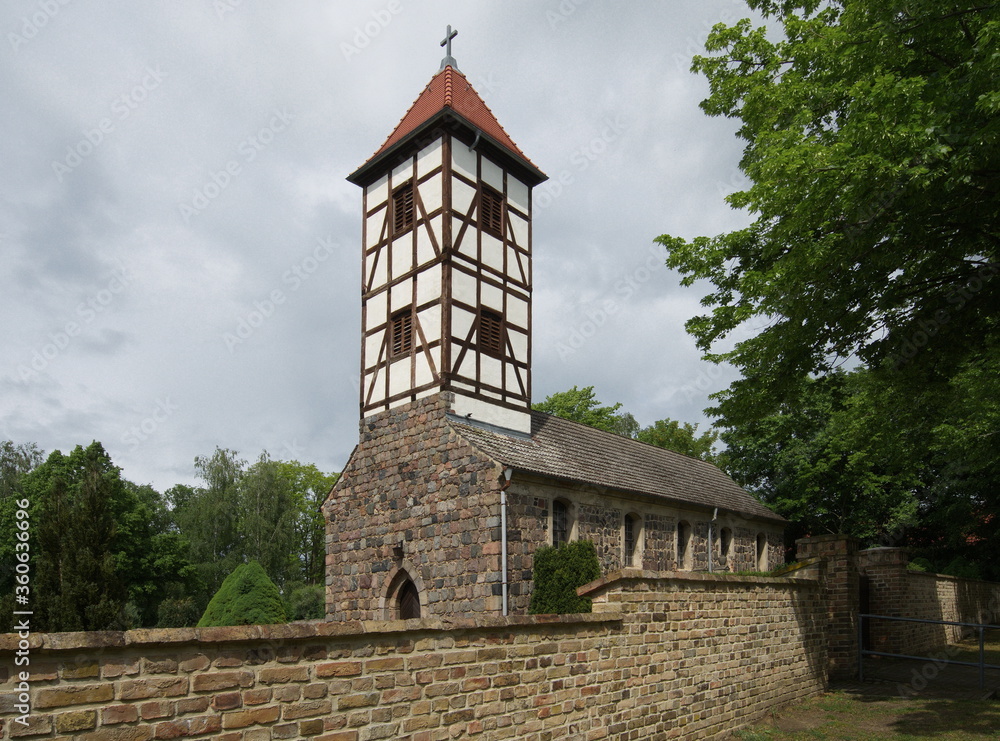 Fototapeta premium Evangelische Dorfkirche Schenkenhorst