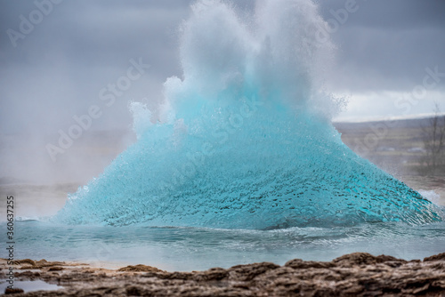 Geysir hot springs in Iceland, strokkur, golden circle