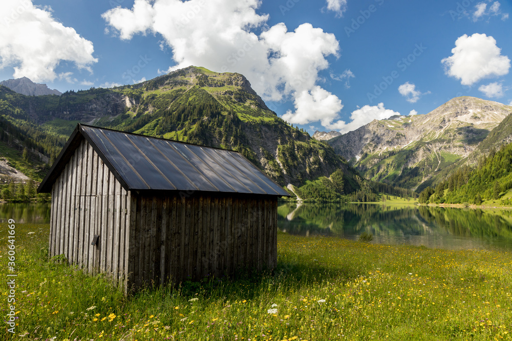 Heuschober am Vilsalpsee im Tannheimer Tal Heuschober am Vilsalpsee im Tannheimer Tal