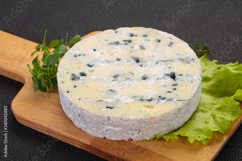 Round blue cheese