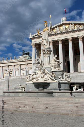 Canvas Print austrian parliament in vienna (austria)