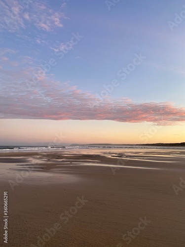 Fototapeta Naklejka Na Ścianę i Meble -  sunrise on beach
