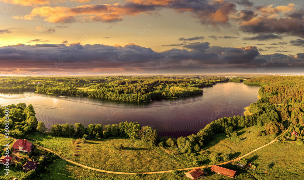 Fototapeta premium Warmia-kraina w północno-wschodniej Polsce 