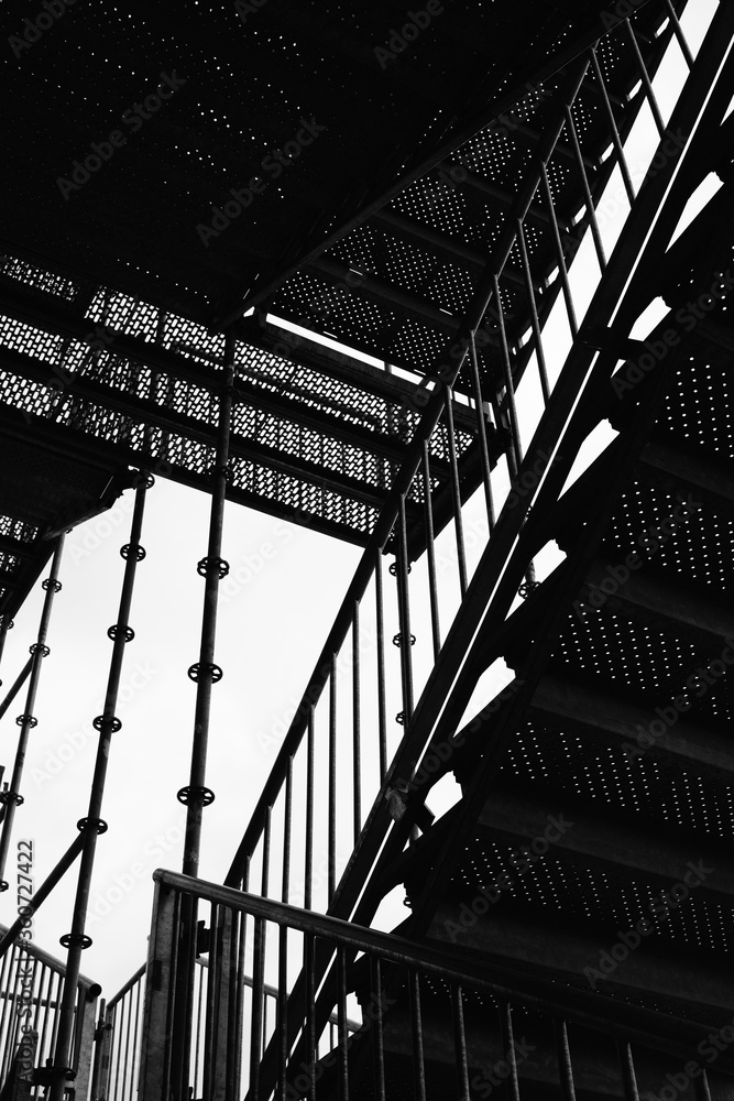 Fototapeta premium Treppe mit Geländer