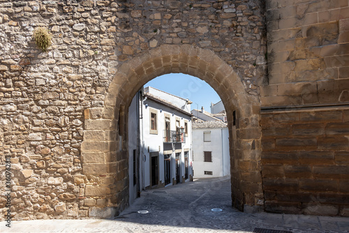 Arco de las Escuelas o de San Leon in street Conde Romanones  Baeza  Jaen province  Andalucia  Spain