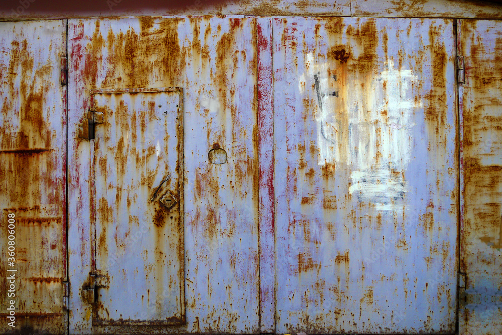 Metal garage doors painted like abstract paintings Metal garage doors painted like abstract paintings