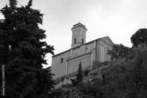 vue extérieure de l'église de Eze, ville de Eze, département des Alpes Maritimes, France photo