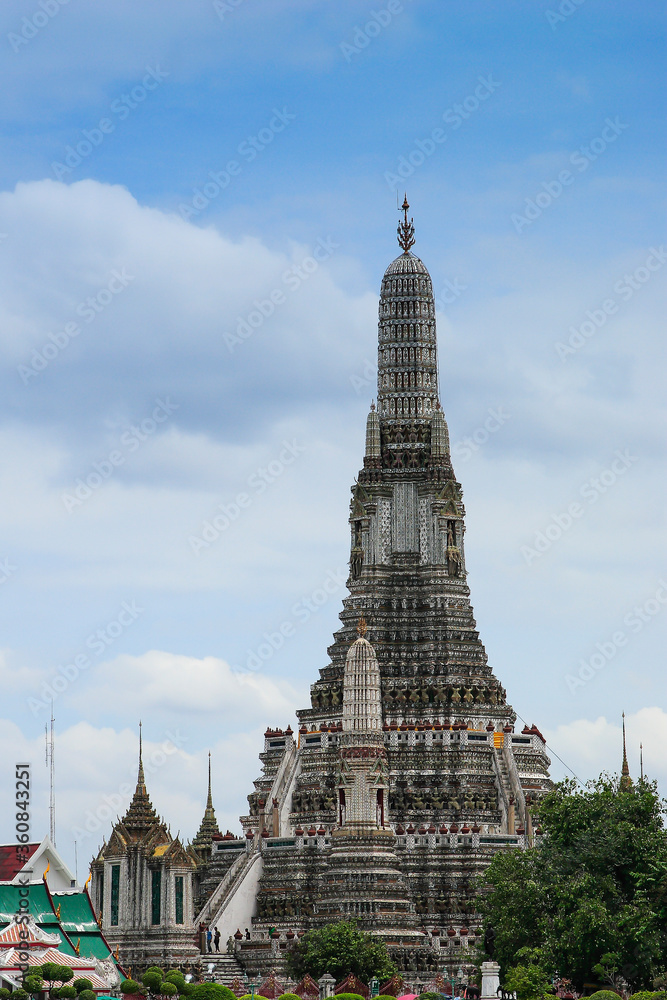Wat Arun, Temple of Dawn, Boats on the Chao Phraya River, Bangkok Yai District, Thonburi, Bangkok, Thailand, Asia