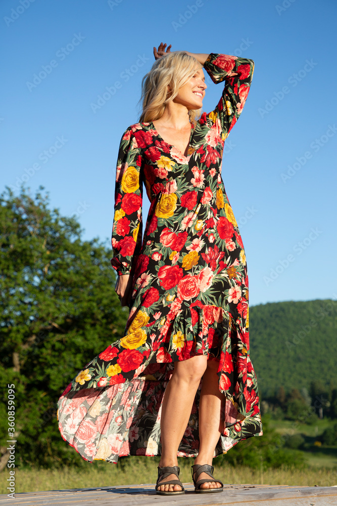 Vestito azzurro cheap con fiori