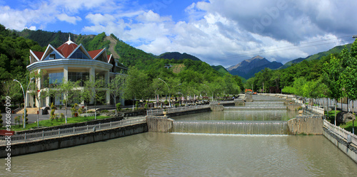 Schilderij op canvas Azerbaijan. The river flowing in the city of Gabala.