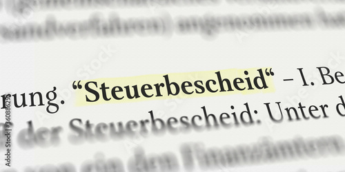 Steuerbescheid markiert mit Textmarker