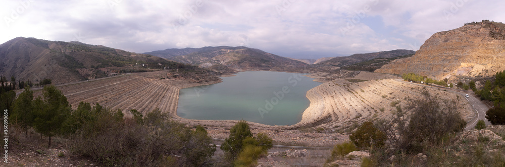 panoramic photo of the Beninar reservoir