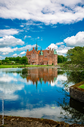 Obraz na płótnie Egeskov castle in the Denmark w salonie