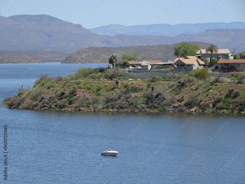 Obraz premium boat on the lake