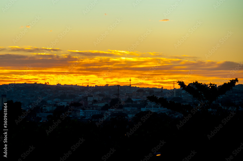 Obraz premium sunset, sky, sun, clouds, nature, landscape, orange, sunrise, cloud, evening, view, light, silhouette, mountain, sea, morning, red, beauty, blue
