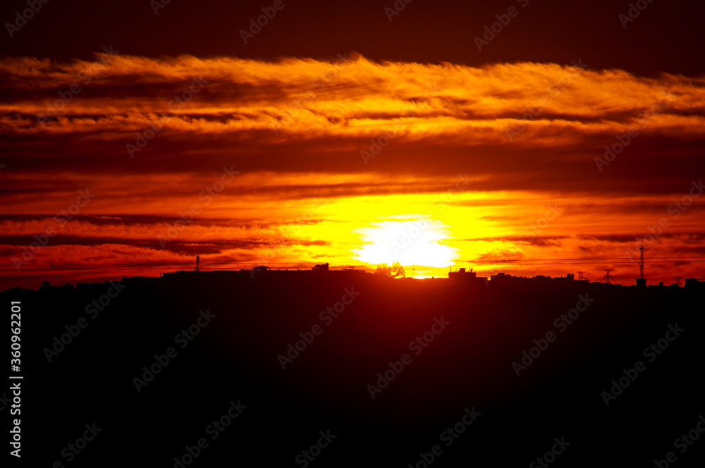 Obraz premium sunset, sky, sun, clouds, orange, sunrise, nature, cloud, red, landscape, evening, dusk, blue, color, light, view, horizon, summer, beautiful, yellow, heaven, dark, morning, sunlight