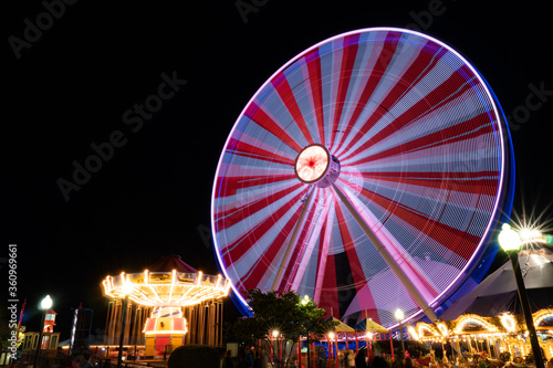 Ferris wheel in Chicago at night