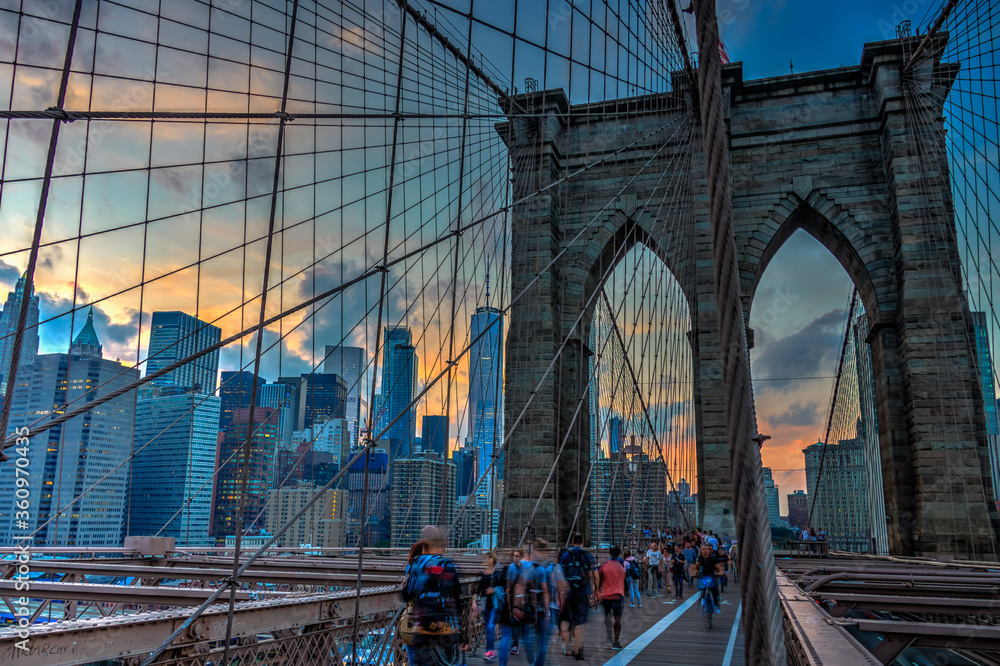 Fototapeta premium Sunset from Brooklyn Bridge in HDR