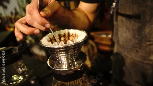 Wallpaper Mural Passando o café Torontodigital.ca